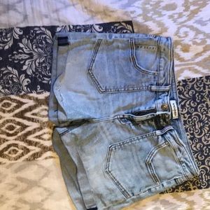 Vigoss Marley mid-rise shorts with angled pockets